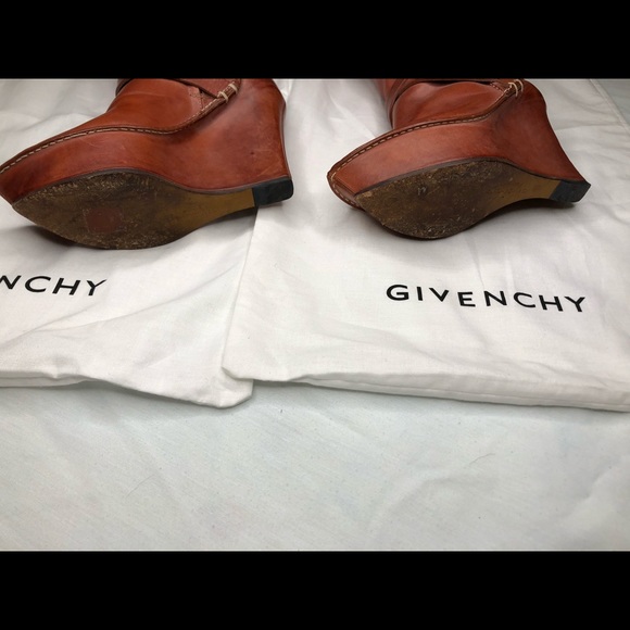One of a kind Collection custom Givenchy - Picture 7 of 8